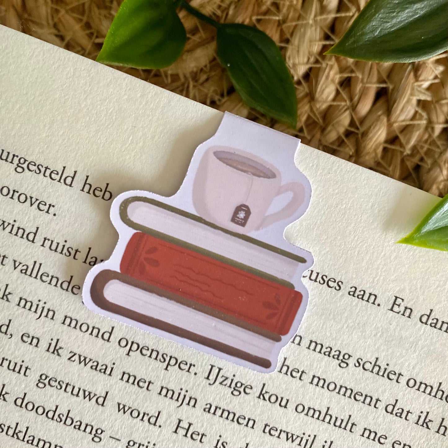 Tea & books | Magnetic bookmark