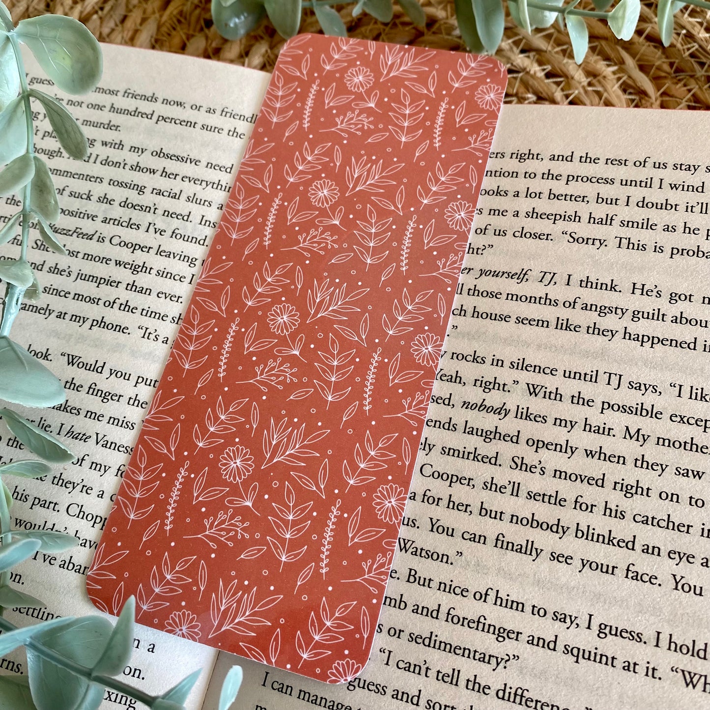 Flowers maroon | Bookmark