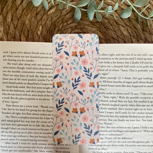 Flower pattern Beige | Bookmark